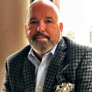 Meet your Posher, Dennis